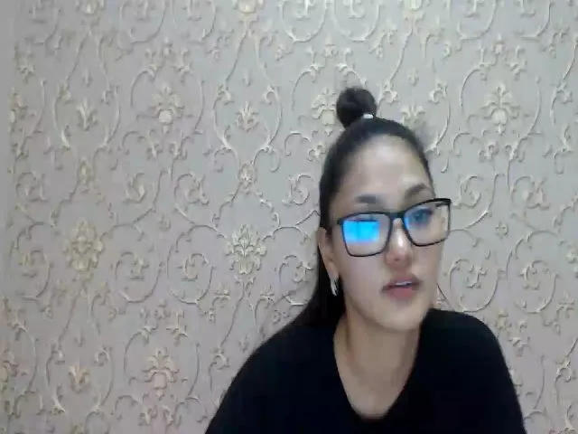 Live sex webcam photo for Maki__ #252836657
