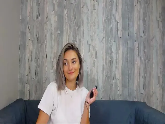 Live sex webcam photo for SecretAmber #255596288