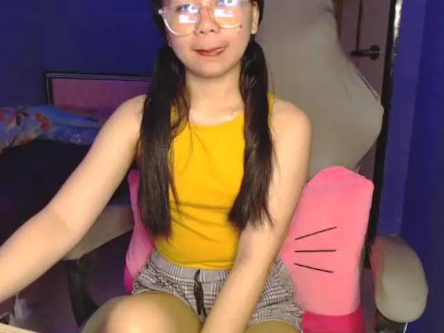 Live sex webcam photo for SassyGiirl #240945547