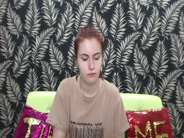 Live sex webcam photo for MollyTravis #261933734