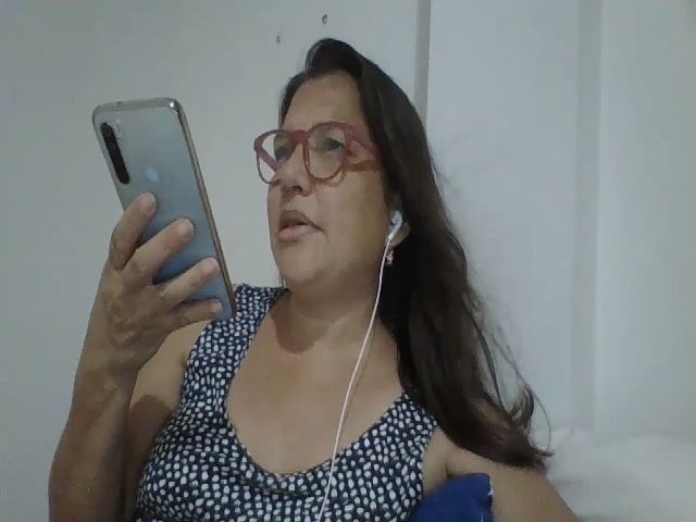 Live sex webcam photo for SweetLola01 #252665656