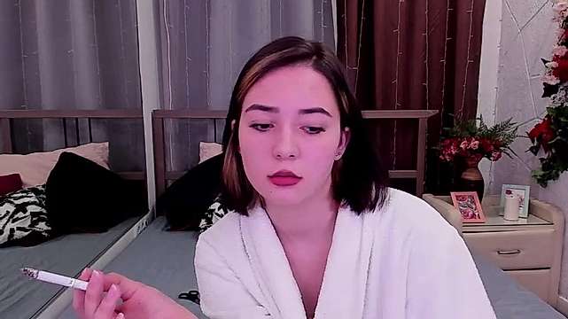 Live sex webcam photo for POLLY_STONLEY #243789109
