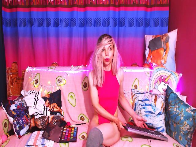 Live sex webcam photo for Lolly_Goddess #259213987