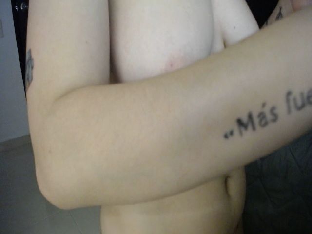 Live sex webcam photo for Valen_giraldo #255806725