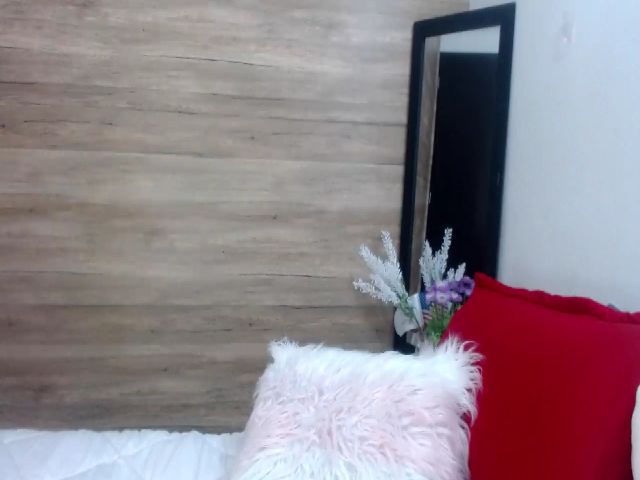 Live sex webcam photo for Lulu_girl #264103974