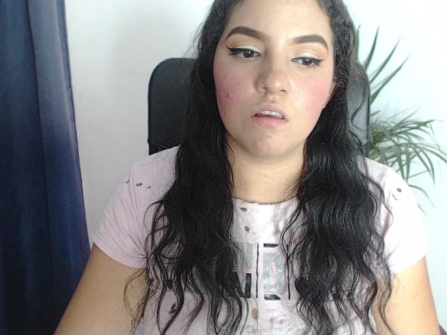 Live sex webcam photo for sophiie_fox #254317681