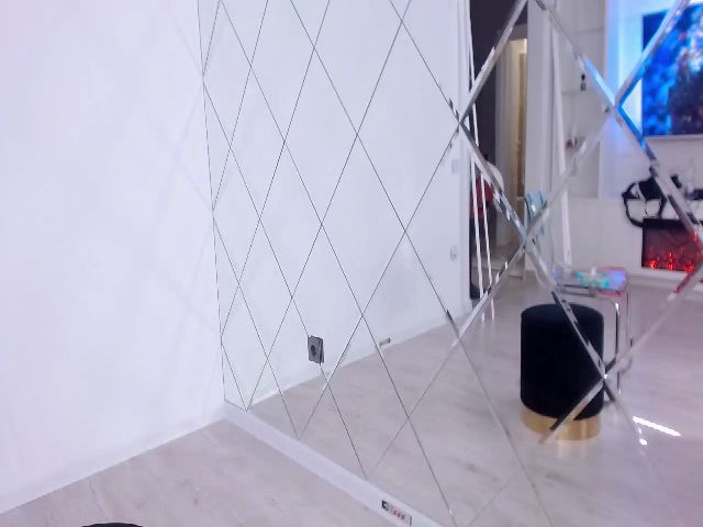 Live sex webcam photo for SexyElisabeth #261437267