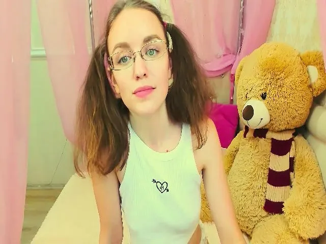 Live sex webcam photo for LIL_MAYA #253676533