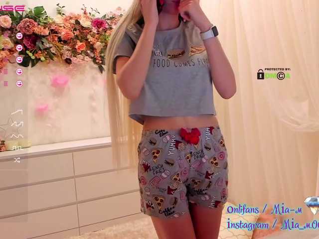 Live sex webcam photo for MiaTonyy #245121707