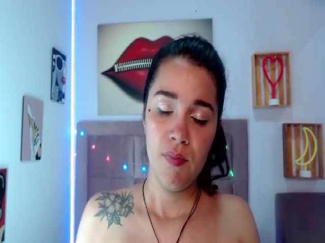 Live sex webcam photo for Graicy_Reyes #258727265