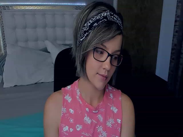 Live sex webcam photo for TiffanyRioxxx #264518049