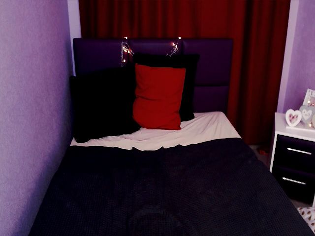 Live sex webcam photo for XJG99 #255326219