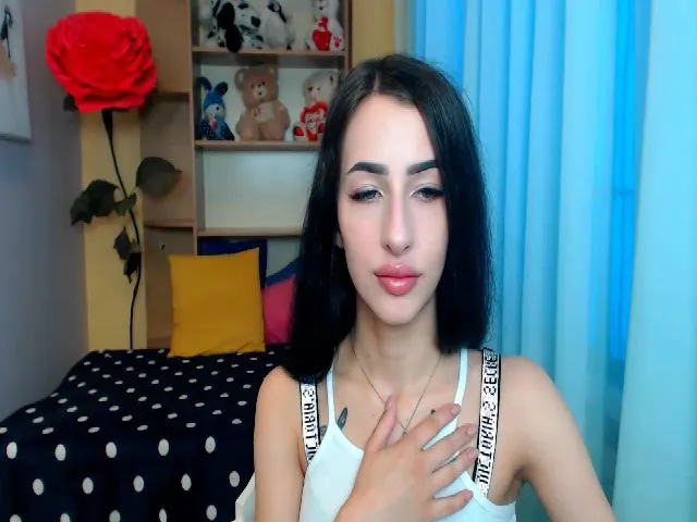 Live sex webcam photo for BruttieHot__ #252406015