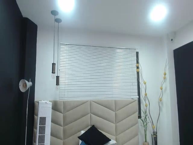 Live sex webcam photo for ShenLong3 #263872246