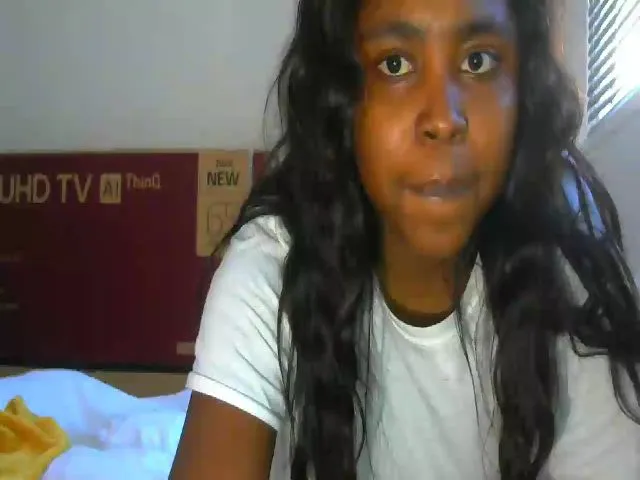 Live sex webcam photo for Mayax1 #253732932