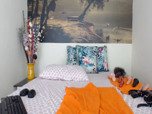 Live sex webcam photo for AikoTailor #287875962