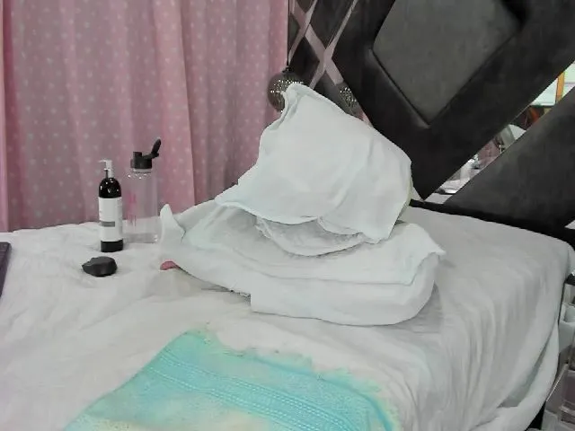 Live sex webcam photo for Violeta_aroca #287856359