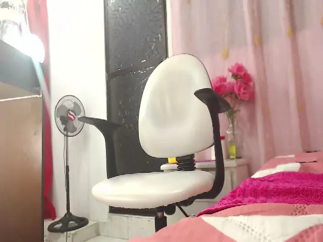 Live sex webcam photo for Pilarstar_ #256597474