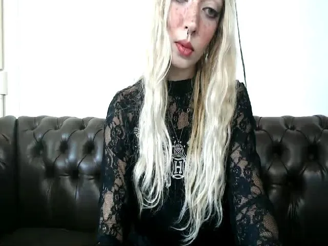 Live sex webcam photo for LanaAngiee #253095789