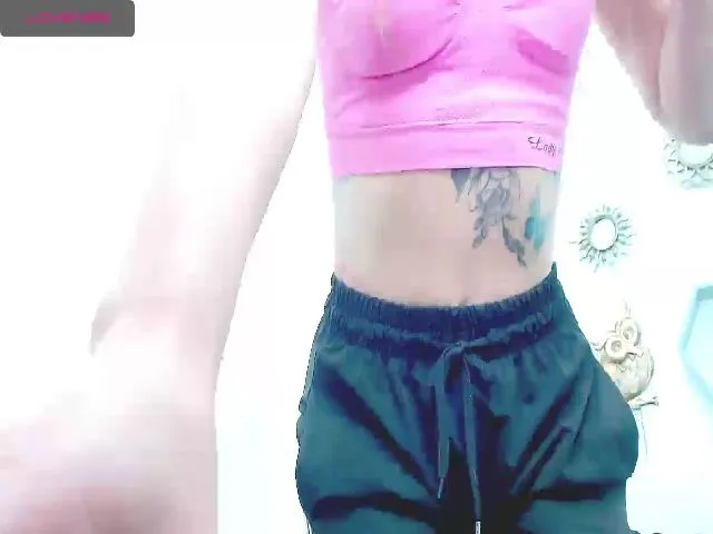 Live sex webcam photo for Avaa22_ #260921649