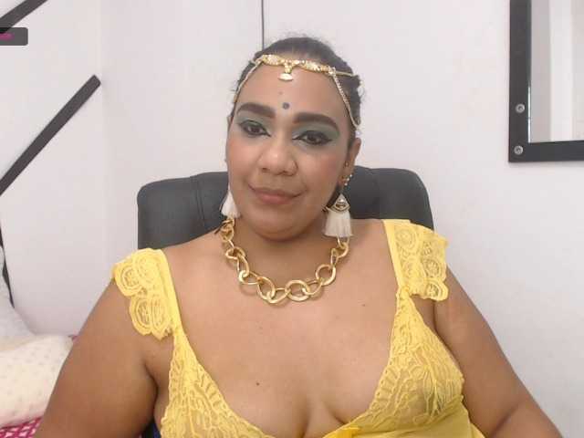 Live sex webcam photo for IndianMama #241207476