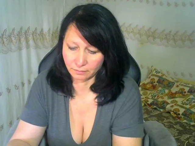 Live sex webcam photo for xxdaryaxx #241633229