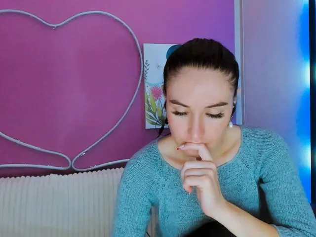 Live sex webcam photo for Lilly_Shine #260389628