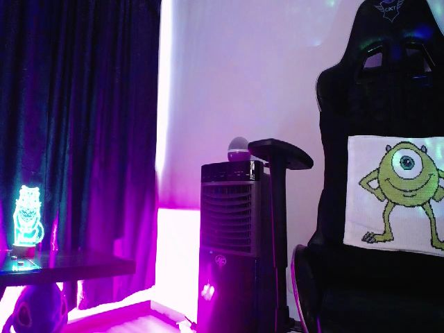 Live sex webcam photo for BiancaMiller #259903913