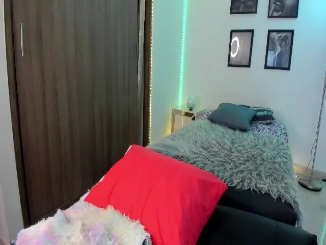 Live sex webcam photo for Juanabrau #253771256
