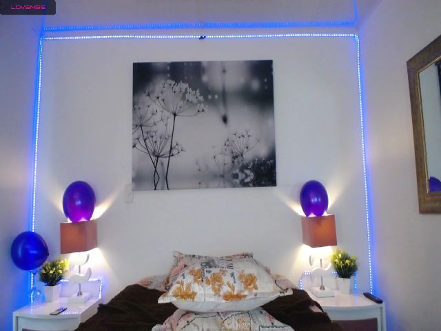 Live sex webcam photo for NicolSaenz #262691018