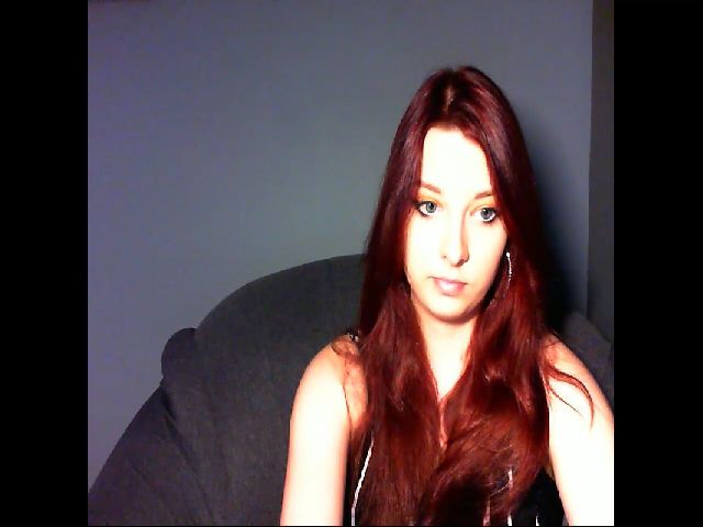 Live sex webcam photo for VirginLuna18 #253493219