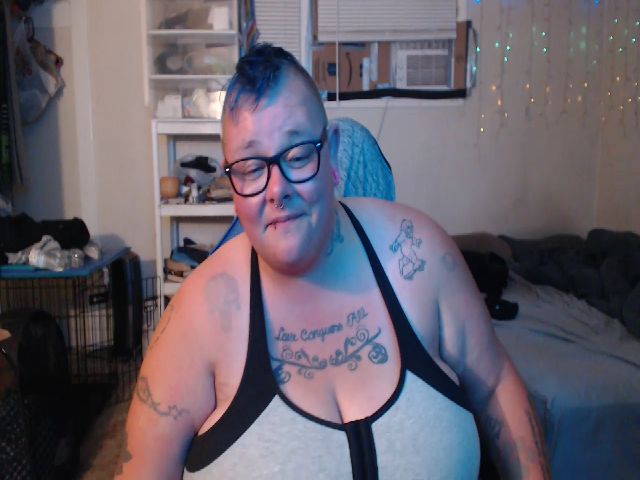 Live sex webcam photo for PunkChick420 #253043531