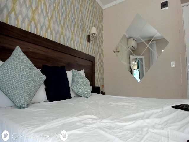 Live sex webcam photo for Evelinarosse #265384796