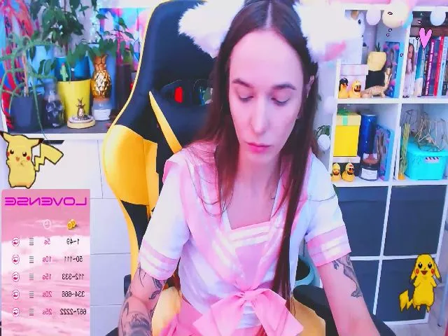 Live sex webcam photo for JinjerMoon #255593869