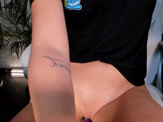 Live sex webcam photo for AnnieeHall #247829369