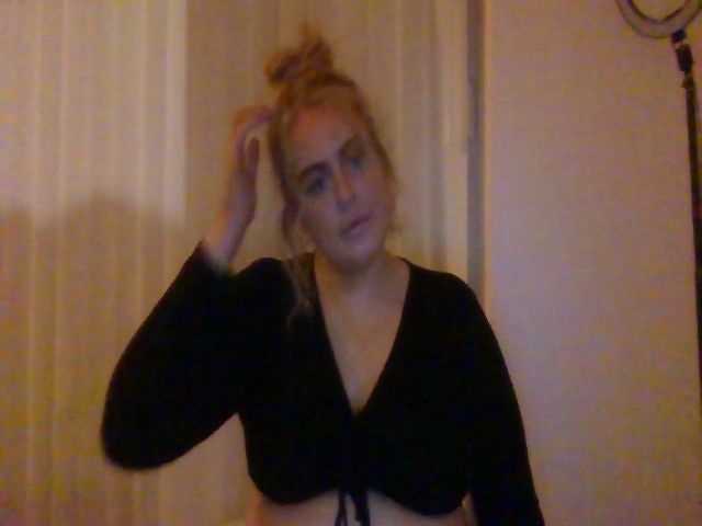 Live sex webcam photo for Hattiexox1 #264025686