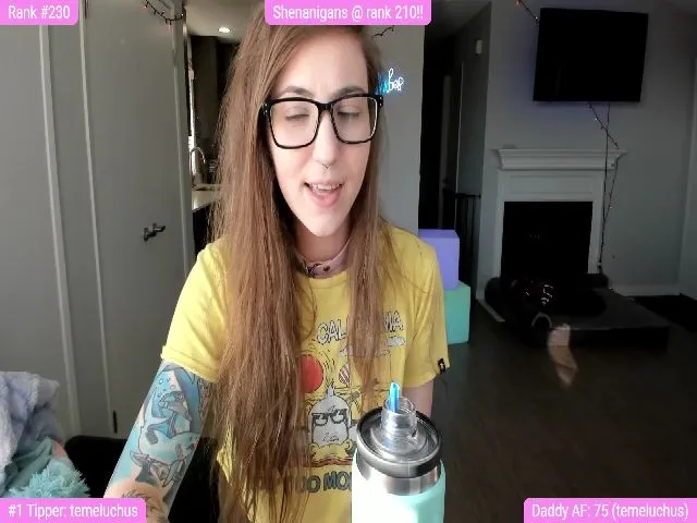 Live sex webcam photo for TheSharkQueen #259647054