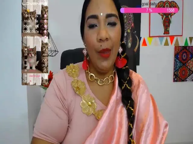Live sex webcam photo for IndianMama #252560460