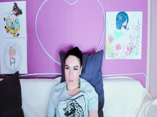 Live sex webcam photo for Lilly_Shine #257423546