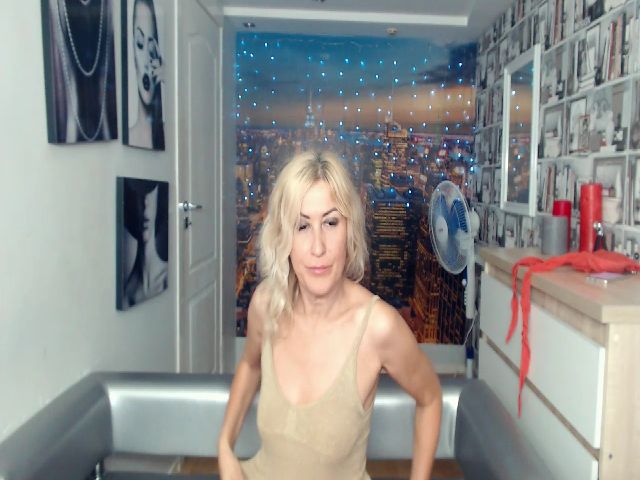 Live sex webcam photo for Lovely_della #254589300