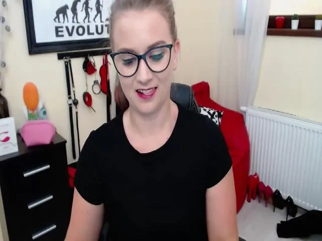 Live sex webcam photo for DREAMxLisa #259170393