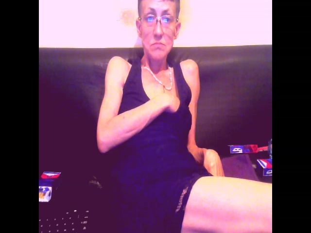 Live sex webcam photo for Sexygeny #255367259