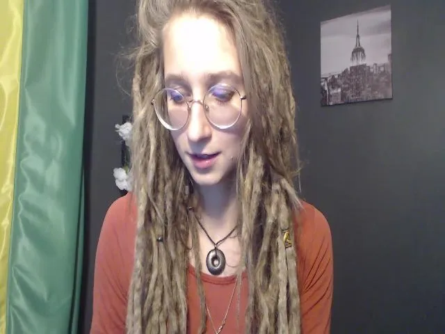 Live sex webcam photo for KINKYkeira #263226585