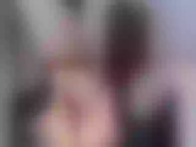 Live sex webcam photo for SexxyAylin #254474461