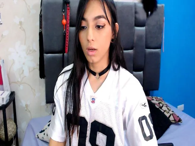 Live sex webcam photo for AngeelJones #255435125