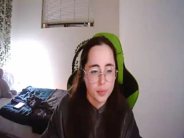 Live sex webcam photo for Sarah_Lily #255612148