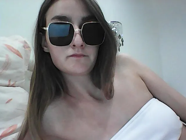 Live sex webcam photo for Eva_Knight #265218412