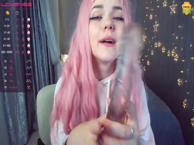 Live sex webcam photo for KerryBlair #254430354