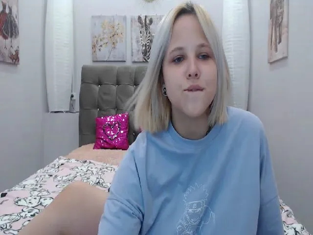 Live sex webcam photo for Helokit #253726531