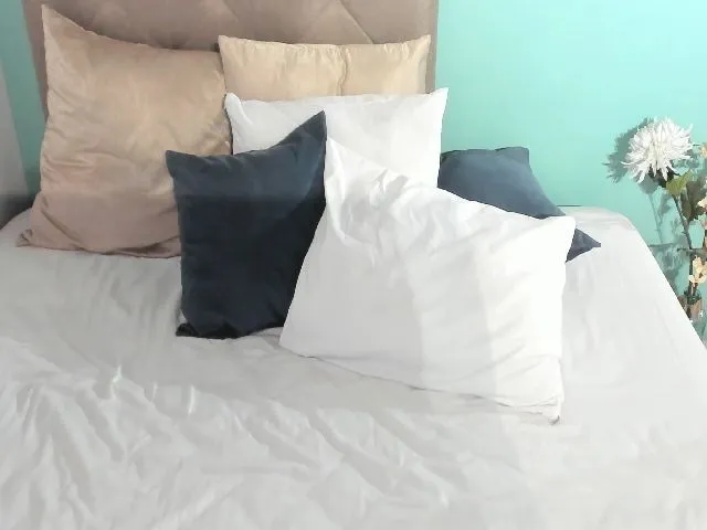 Live sex webcam photo for circenmilen #256157214